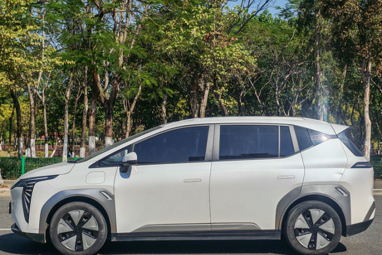 埃安 AION Y 2023款 Plus 510 乐享版车身外观6011