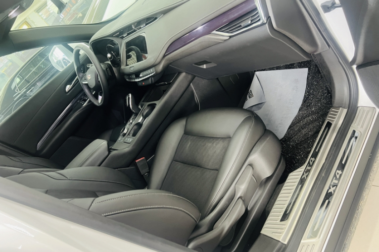 凯迪拉克XT4 2021款 28T 两驱技术型中控内饰7007