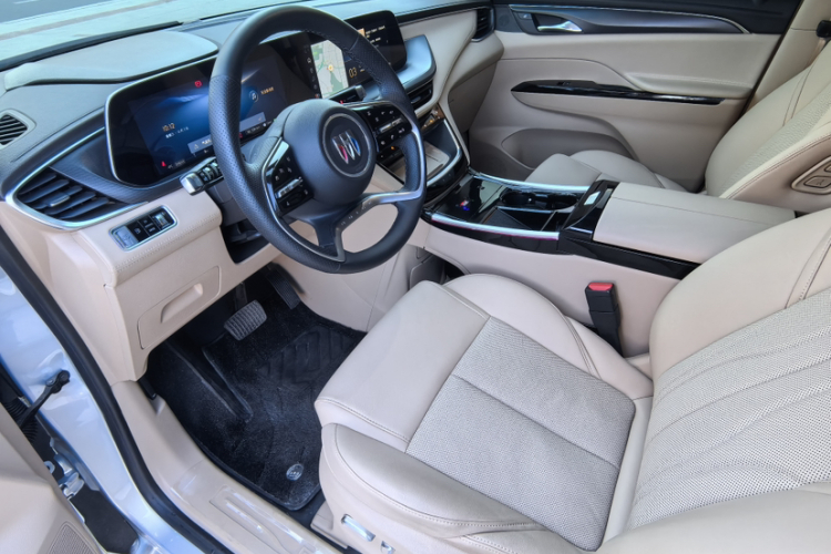 别克GL8新能源 2025款 陆尚 尊享版 7座中控内饰7002