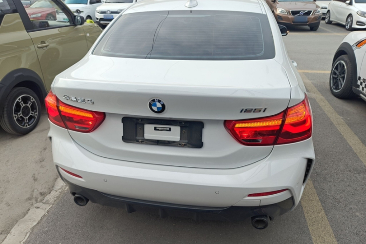 宝马1系 2022款 125i M运动曜夜版车身外观6004