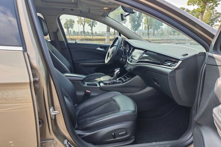 别克 威朗 2015款 三厢 20T 双离合精英型中控内饰7007