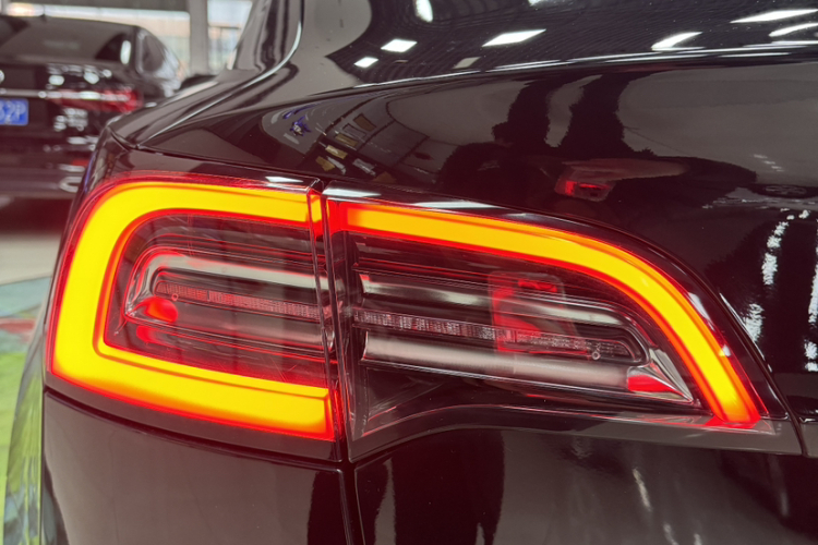 特斯拉 Model 3 2020款 长续航后轮驱动版车身外观6001