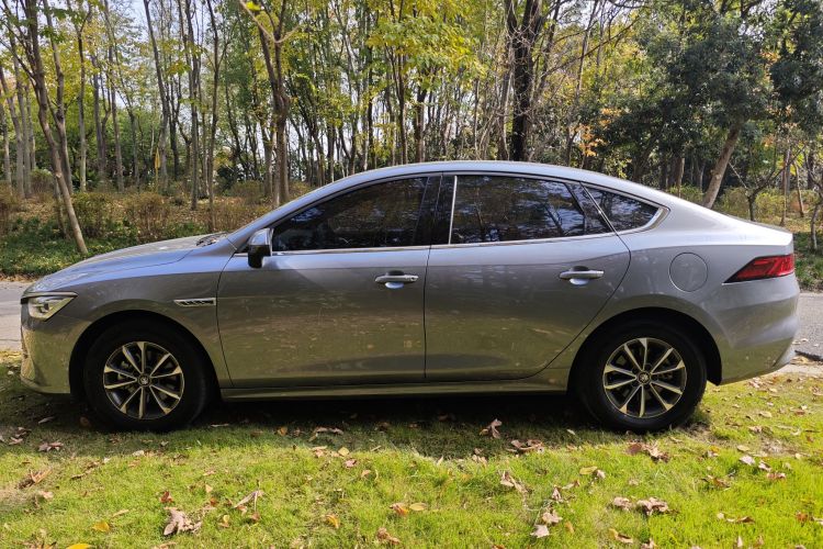 比亚迪 秦PLUS 2024款 荣耀版 DM-i 55KM领先型车身外观6010