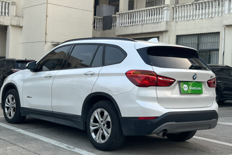 宝马X1 2016款 sDrive18Li 尊享型车身外观6005