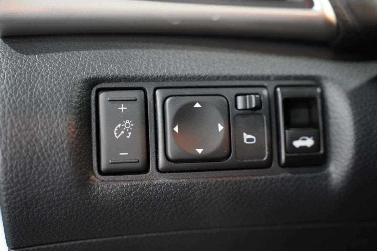 日产 轩逸 2024款 经典 1.6XE CVT舒适版中控内饰7005