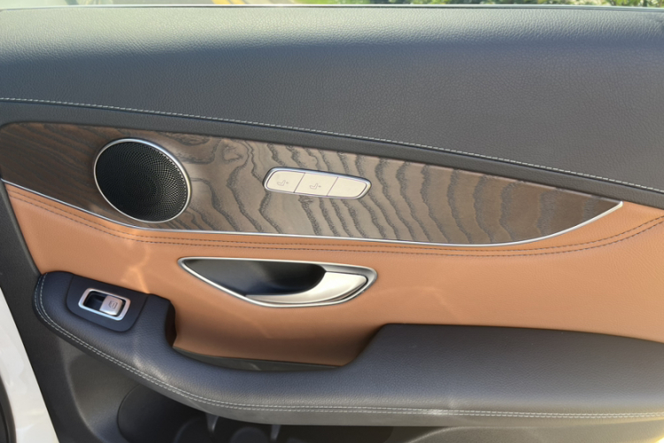 奔驰GLC 2020款 改款 GLC 260 L 4MATIC 豪华型中控内饰7009