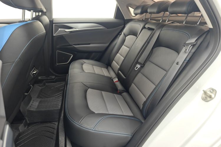 吉利几何G6 2022款 480 新智型中控内饰7004