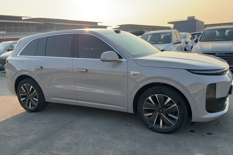 理想汽车 理想L6 2025款 Pro 智能焕新版车身外观6003