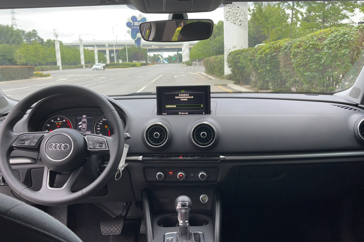 奥迪A3 2019款 Limousine 35 TFSI 进取型 国VI中控内饰7002