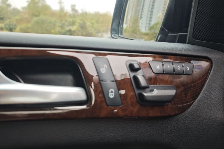 奔驰M级 2012款 ML 350 豪华型中控内饰7011