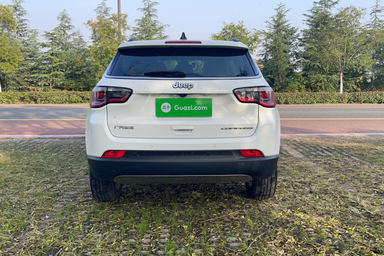 Jeep 指南者 2021款 220T 自动领先版车身外观6006