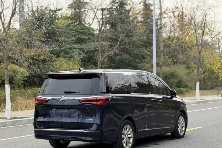 别克GL8 2020款 Avenir艾维亚 四座尊礼版车身外观6005