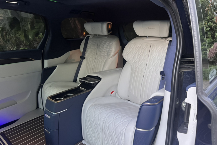 别克GL8 2020款 Avenir艾维亚 四座尊礼版中控内饰7002