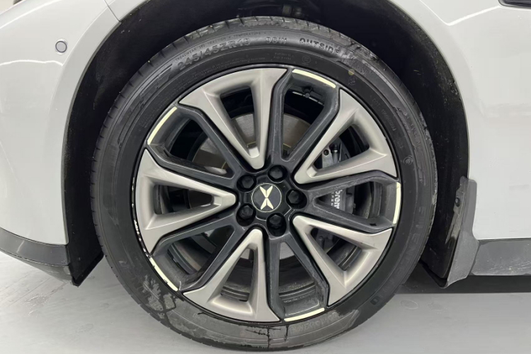 小鹏P7 2020款 670E车身外观6006