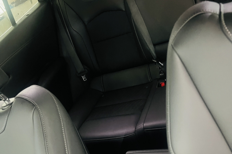 凯迪拉克XT4 2021款 28T 两驱技术型中控内饰7001