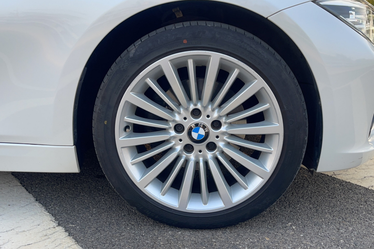 宝马3系 2018款 320Li 时尚型局部细节9005