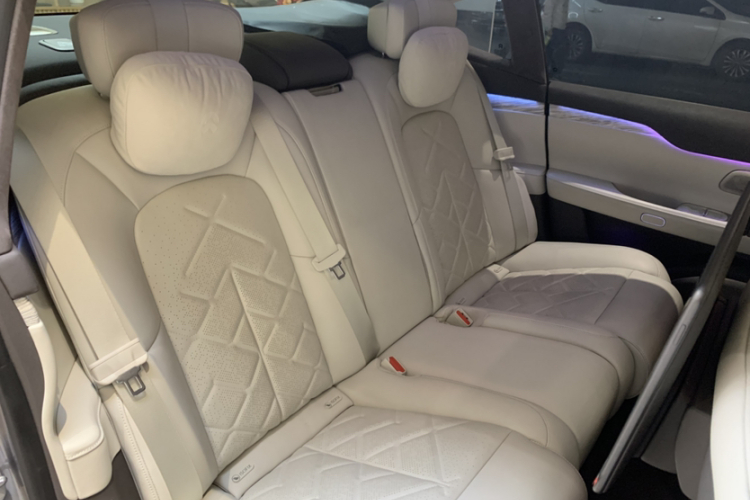 蔚来ET7 2024款 75kWh 行政签名版中控内饰7005