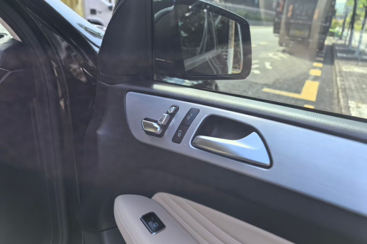 奔驰GLE轿跑 2015款 GLE 400 4MATIC 轿跑SUV中控内饰7005