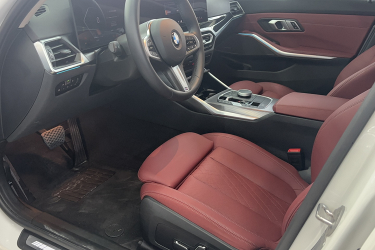 宝马3系 2024款 325Li M运动曜夜套装中控内饰7003