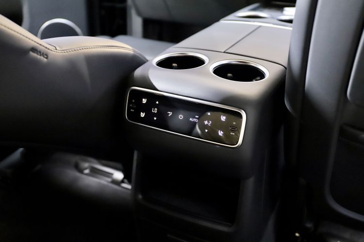 理想汽车 理想L8 2024款 Pro中控内饰7002