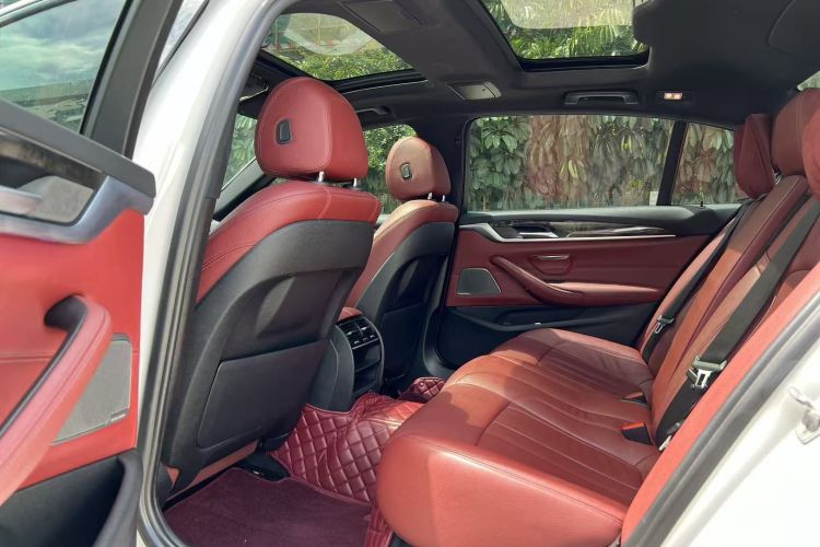 宝马5系 2018款 530Li 领先型 M运动套装中控内饰7003