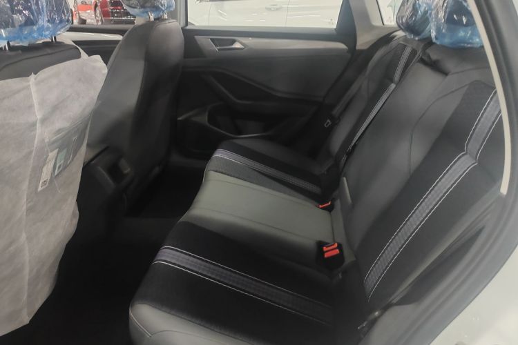 大众 速腾 2025款 改款 300TSI DSG飞越版中控内饰7004