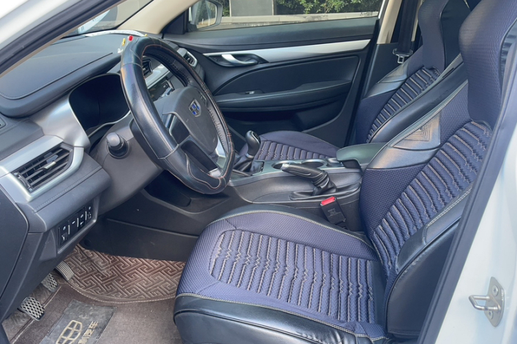 吉利汽车 帝豪 2018款 1.5L 手动向上互联版中控内饰7001