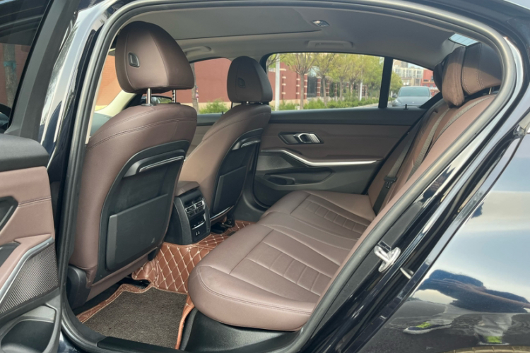 宝马3系 2020款 320Li M运动套装中控内饰7001