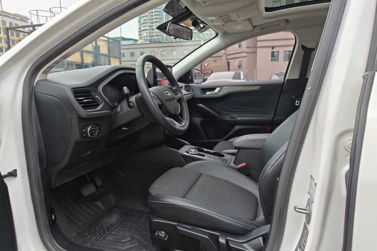 福特 福克斯 2020款 两厢 EcoBoost 180 自动锋潮型中控内饰7007