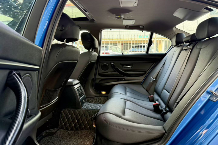 宝马3系 2017款 320Li M运动型中控内饰7005