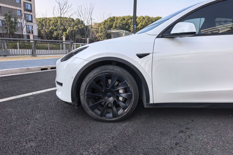 特斯拉 Model Y 2022款 长续航全轮驱动版局部细节9003