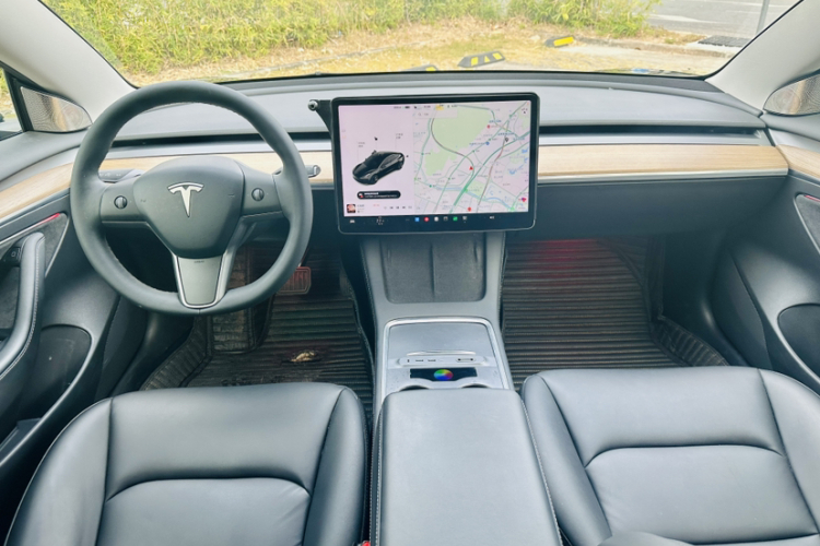 特斯拉 Model 3 2021款 标准续航后驱升级版 3D6中控内饰7005