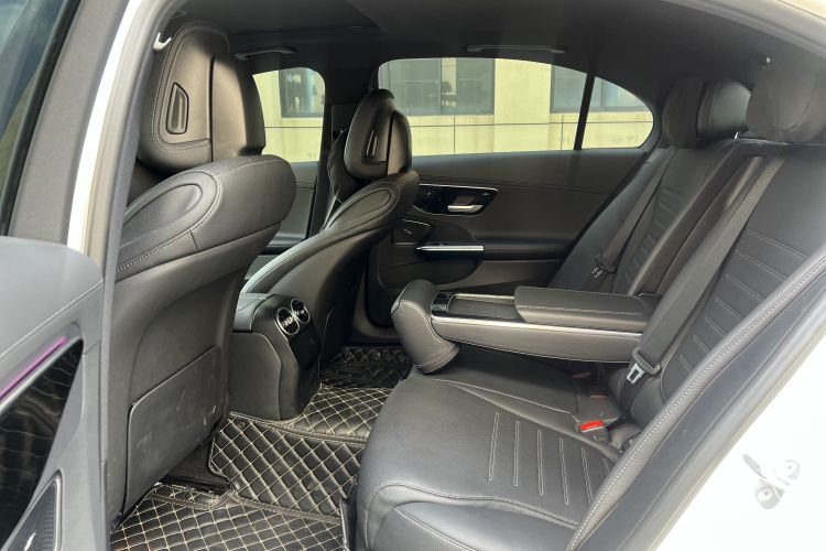 奔驰C级 2023款 改款 C 200 L 运动版中控内饰7008