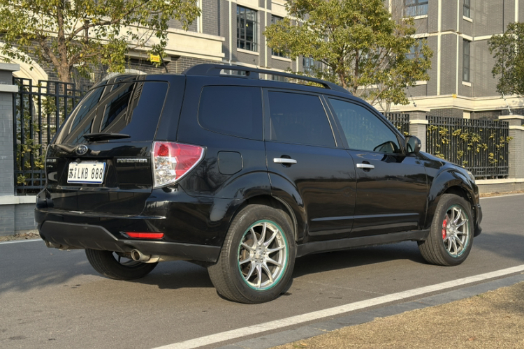 斯巴鲁 森林人 2011款 2.5XS 自动豪华版车身外观6002