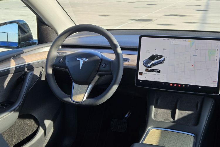 特斯拉 Model Y 2021款 标准续航后驱版中控内饰7003