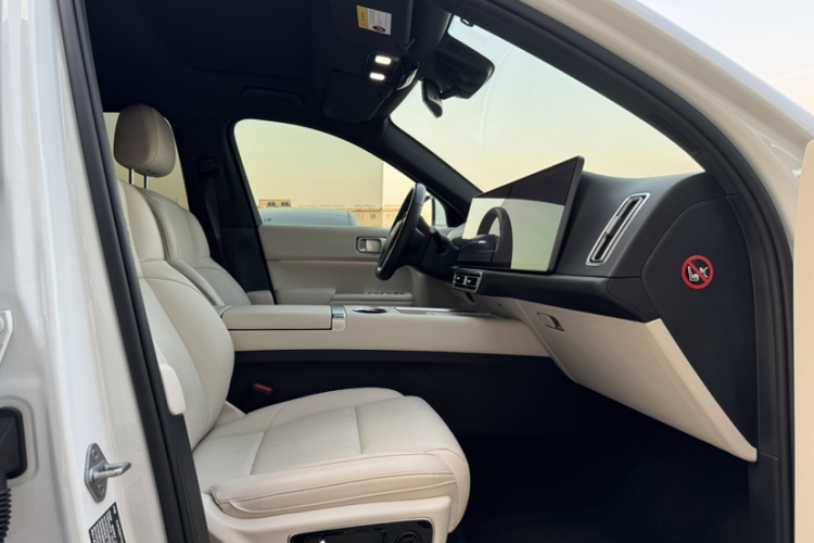 理想汽车 理想L7 2023款 Pro中控内饰7012