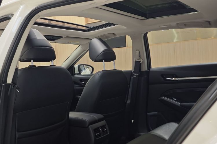 日产 天籁 2021款 2.0L XL 舒适版中控内饰7005