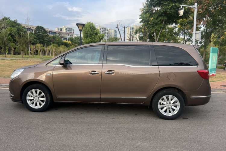 别克GL8 2018款 28T 尊贵型 国VI车身外观6006