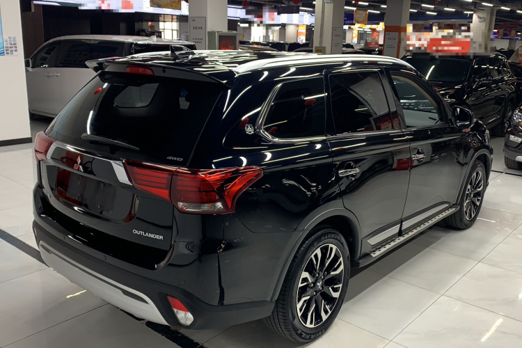 三菱 欧蓝德 2019款 2.4L 四驱致享版 5座 国V车身外观6003