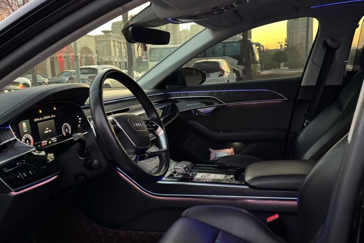 奥迪A8 2021款 A8L 50 TFSI quattro 舒适型中控内饰7001