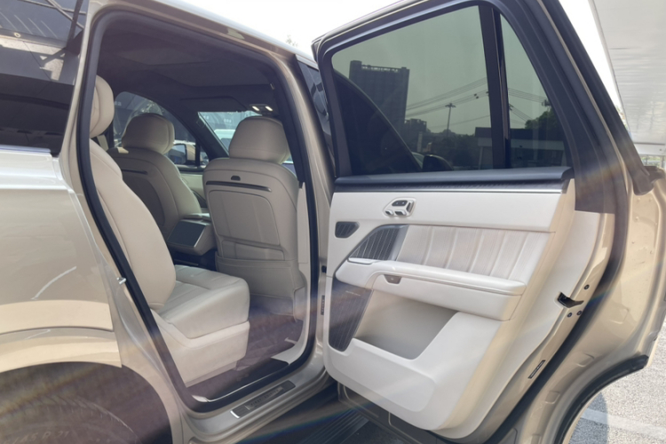 乐道L90 2025款 Ultra 六座版中控内饰7005