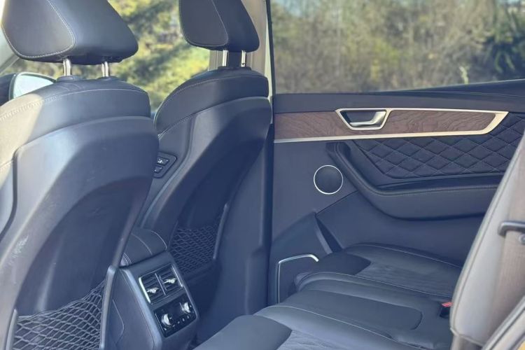 红旗HS7 2019款 3.0T 自动四驱智联旗享版中控内饰7002