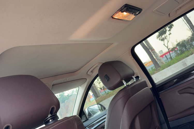 宝马5系 2014款 525Li 豪华设计套装局部细节9008