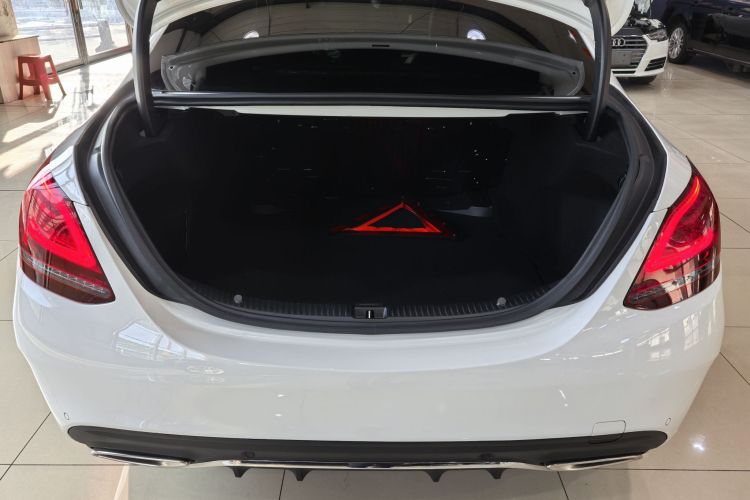 奔驰C级 2020款 C 260 L 运动版局部细节23