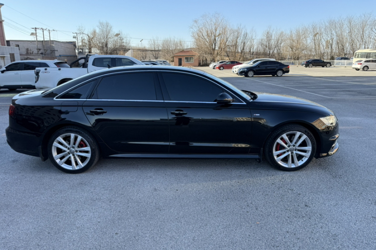 奥迪A6L 2018款 30周年年型 45 TFSI quattro 运动型车身外观6008