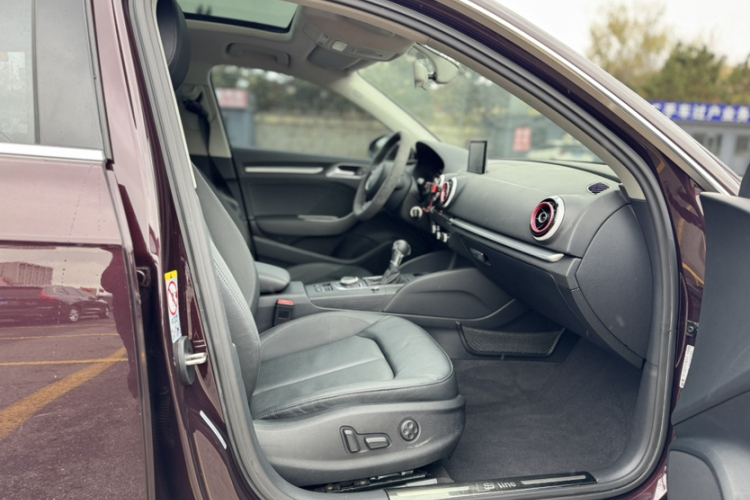 奥迪A3 2015款 Sportback 35 TFSI 百万纪念舒享型局部细节41