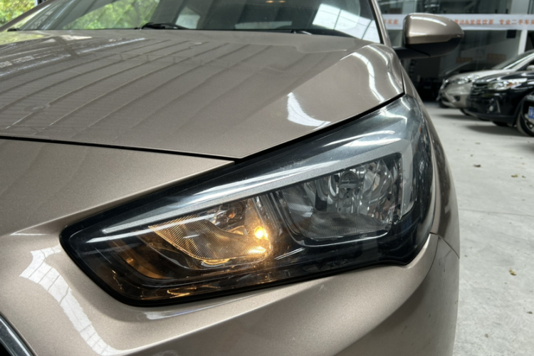 别克 凯越 2018款 15N CVT精英型局部细节36