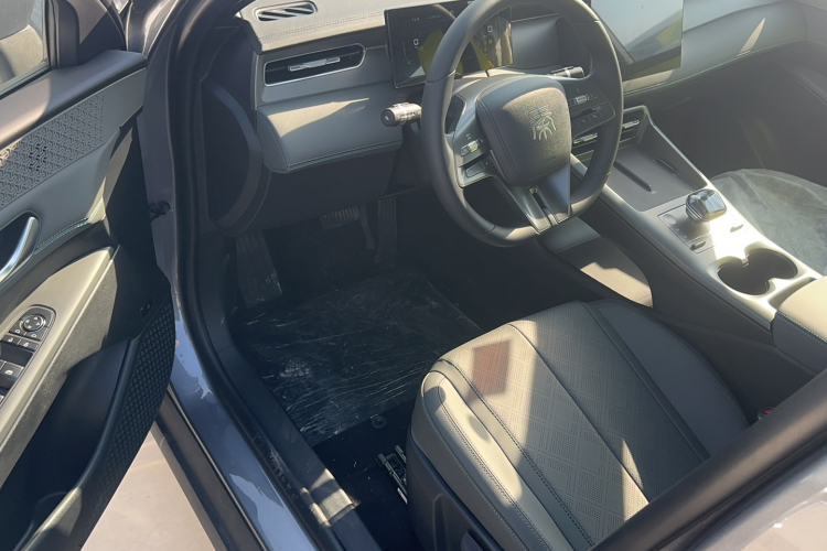 比亚迪 秦PLUS 2025款 DM-i 智驾版 55KM领先型中控内饰7002