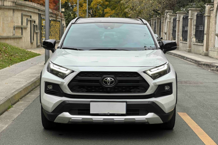 丰田 RAV4荣放 2023款 2.0L CVT四驱探险Plus版车身外观6004
