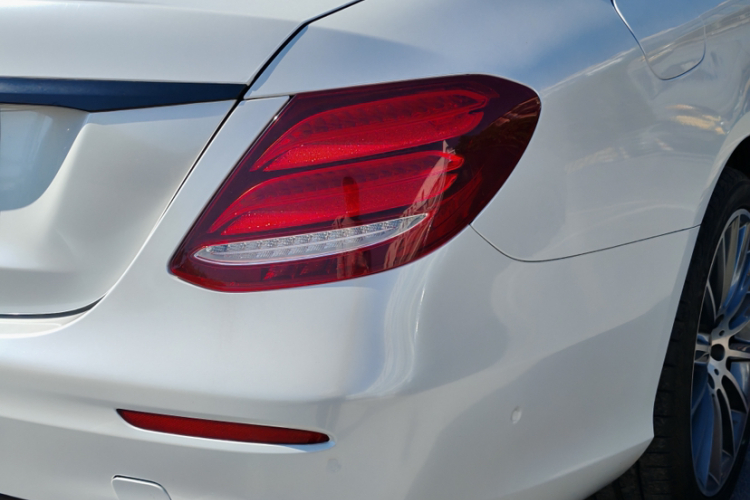 奔驰E级 2019款 E 200 L 运动型车身外观6006